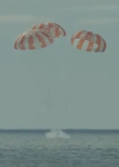 Orion splashdown